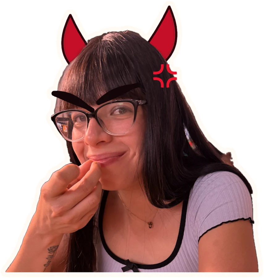Sofi con cuernitos de diabla, enojada